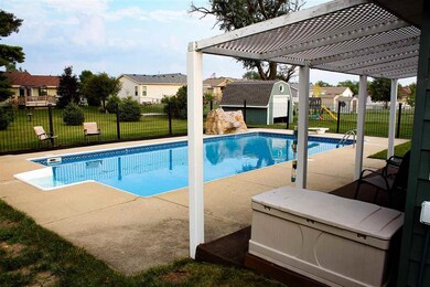 2443 S Oakhill Ave, Janesville, WI 53546 - photo 3