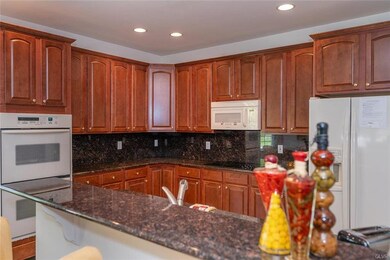 1772 Creek View Ct, Macungie, PA 18062 - photo 4