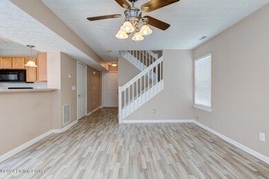 6804 Arbor Creek Dr unit 135, Louisville, KY 40228 - photo 6