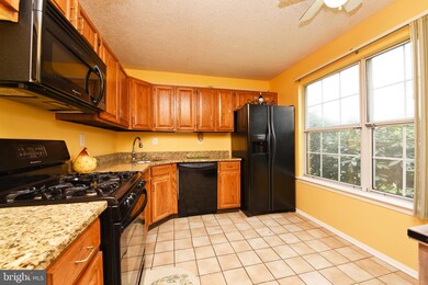 5 Chelsea Ct unit 6C, Franklin Park, NJ 08823 - photo 2