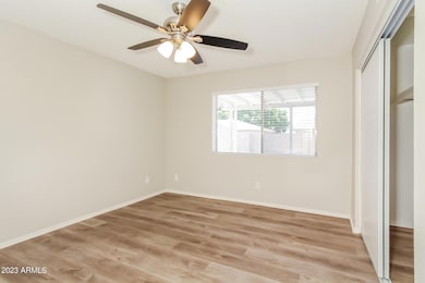006-photo-primary-bedroom-11063629