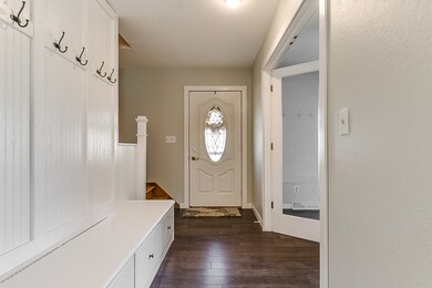 1809 Dewitt Ct, Waukesha, WI 53186 - photo 2