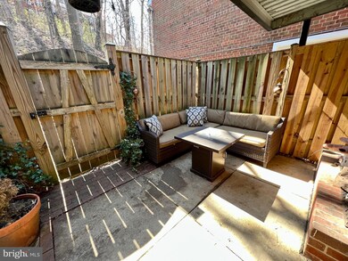 2609 S Walter Reed Dr unit C, Arlington, VA 22206 - photo 3