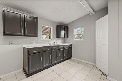 1106 S 15th St, Waco, TX 76706 - photo 4