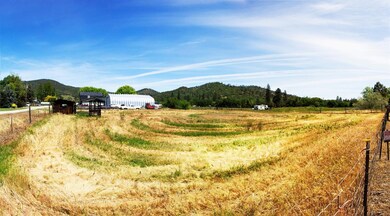 unlisted-address, Central Point, OR 97502 - photo 3