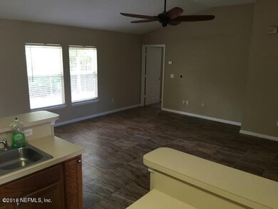 11526 Tori Ln, Jacksonville, FL 32218 - photo 5