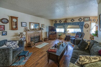 28450 Evergreen Ln, Santa Clarita, CA 91390 - photo 4