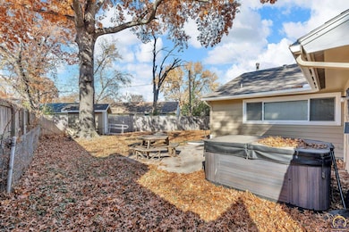 4008 SW 28th Terrace, Topeka, KS 66614 - photo 7