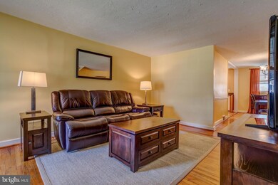 940 Maple Ave, Glenolden, PA 19036 - photo 5