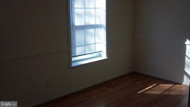 8750 Tamar Dr, Columbia, MD 21045 - photo 5