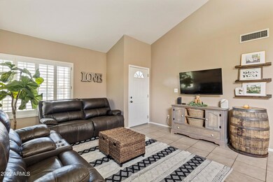 2826 N Villas Ct-7