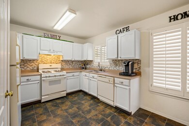 749 Maravillas St, El Paso, TX 79928 - photo 7