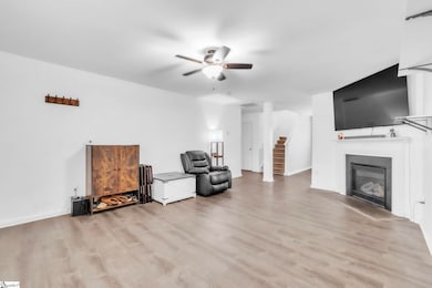 719 Dottie Dr, Boiling Springs, SC 29316 - photo 3