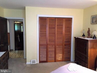 510 Pershing Ave, Darby, PA 19023 - photo 3