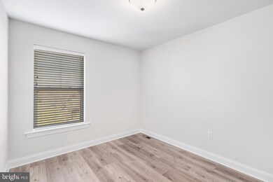 334 Walnut St, Collegeville, PA 19426 - photo 4