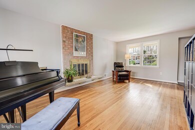 8912 Karver Ln, Annandale, VA 22003 - photo 7