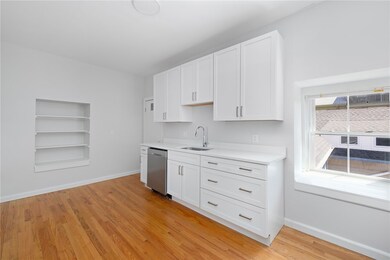 462 Thames St unit 3, Newport, RI 02840 - photo 4
