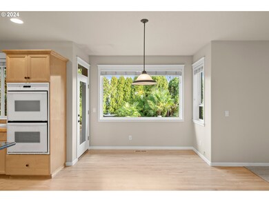 1352 S Maple St, Canby, OR 97013 - photo 5