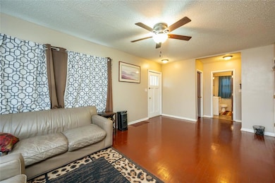 5675 NW 26th St, Des Moines, IA 50313 - photo 2