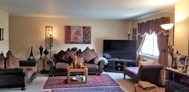 80A Daffodil Ln, Staten Island, NY 10314 - photo 5