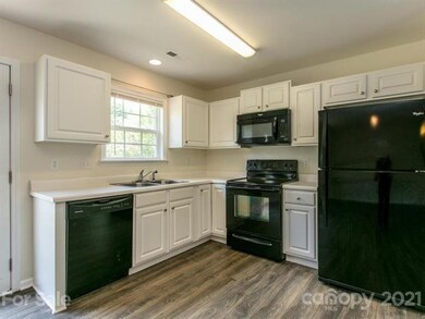 134 Brookstone Ct, Hendersonville, NC 28792 - photo 7