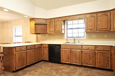 1307 Grandview Dr, Crestview, FL 32539 - photo 5