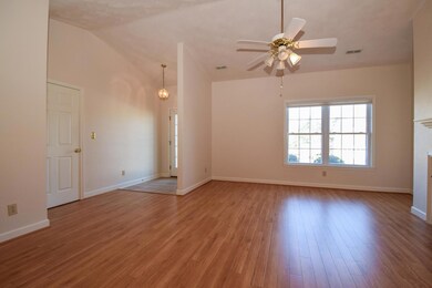 3394 Laurel Cir Cave Spring VA-large-004