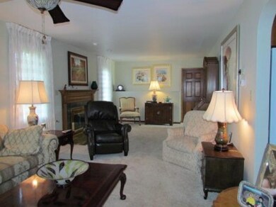 555 N Forest Ave, Griffith, IN 46319 - photo 5