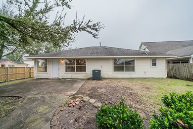 11143 Linden Gate Dr, Houston, TX 77075 - photo 7