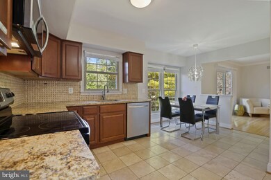 9936 Rand Dr, Burke, VA 22015 - photo 7