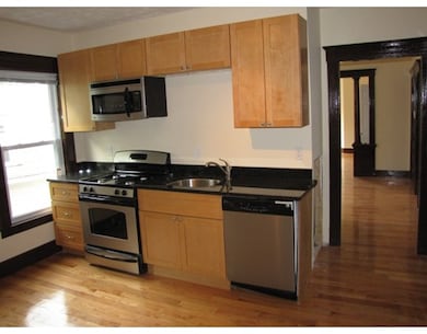 27 Florence St, Worcester, MA 01610 - photo 3