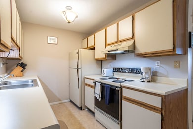 17 Blackstone Dr unit 36, Nashua, NH 03063 - photo 3