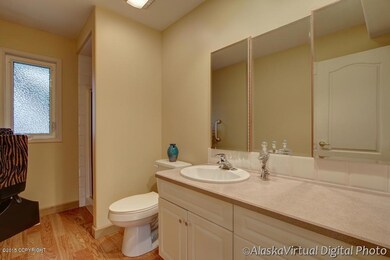 m 3rd bath.jpg