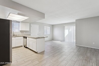 1426 E Mountain View Rd unit 4, Phoenix, AZ 85020 - photo 4