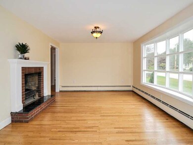 34 Gorton Lake Blvd, Warwick, RI 02886 - photo 2