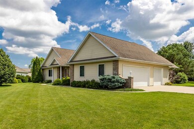 2922 Cobblestone Ct, Cedar Falls, IA 50613 - photo 3