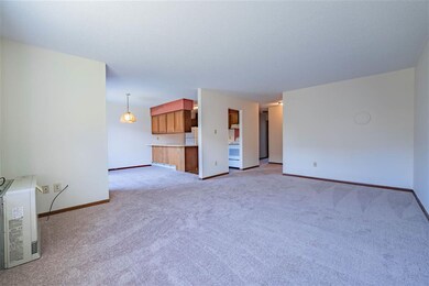 146 N Twin Oaks Terrace, South Burlington, VT 05403 - photo 5