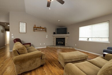 2011 NW Maple Pl 6 of 22