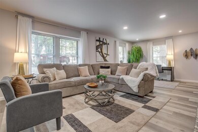 7801 Oak Pkwy, Burleson, TX 76028 - photo 5