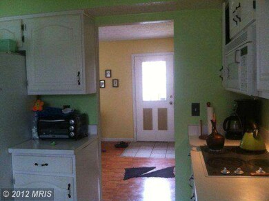 7507 Garrison Rd, Hyattsville, MD 20784 - photo 6