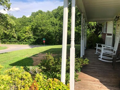 1508 Squibb Dr, Johnson City, TN 37601 - photo 2