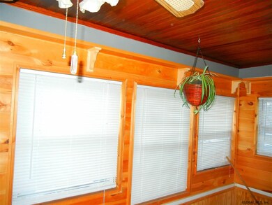 14 Commerce St, Schenectady, NY 12302 - photo 2