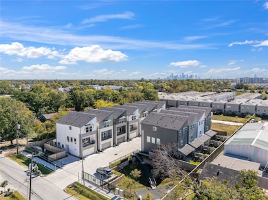 527 Moving Meadows Dr, Houston, TX 77018 - photo 2