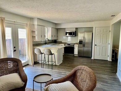 7410 Walling Ln, Dallas, TX 75231 - photo 2