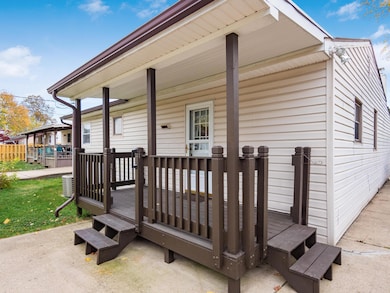 696 Williams Rd, Columbus, OH 43207 - photo 3