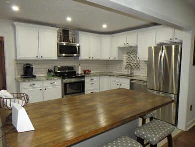 41 Meadowcrest Dr, Bedford, NH 03110 - photo 2