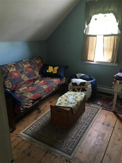 76 Spring St, Claremont, NH 03743 - photo 4