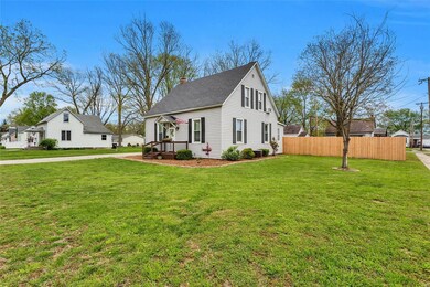 211 S Vine St, Freeburg, IL 62243 - photo 2