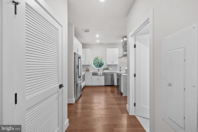 Key and Nash unit 304, Arlington, VA 22209 - photo 4