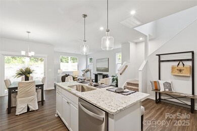 3142 Finchborough Ct unit 252, Charlotte, NC 28269 - photo 6